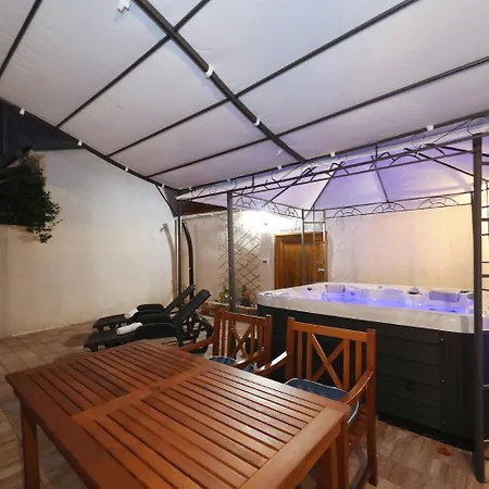 House Cirrus *