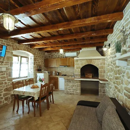 Hébergement de vacances House Cirrus *