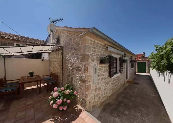 House Cirrus Vikendica